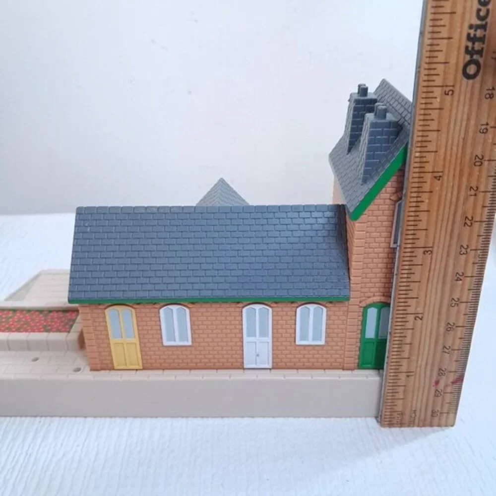 Thomas the Train Friends Maithwaite Station Building trackmaster motorized track